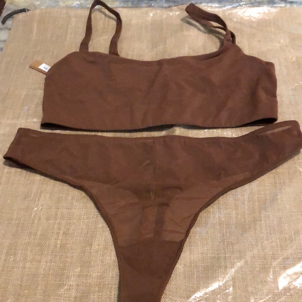 Skims set